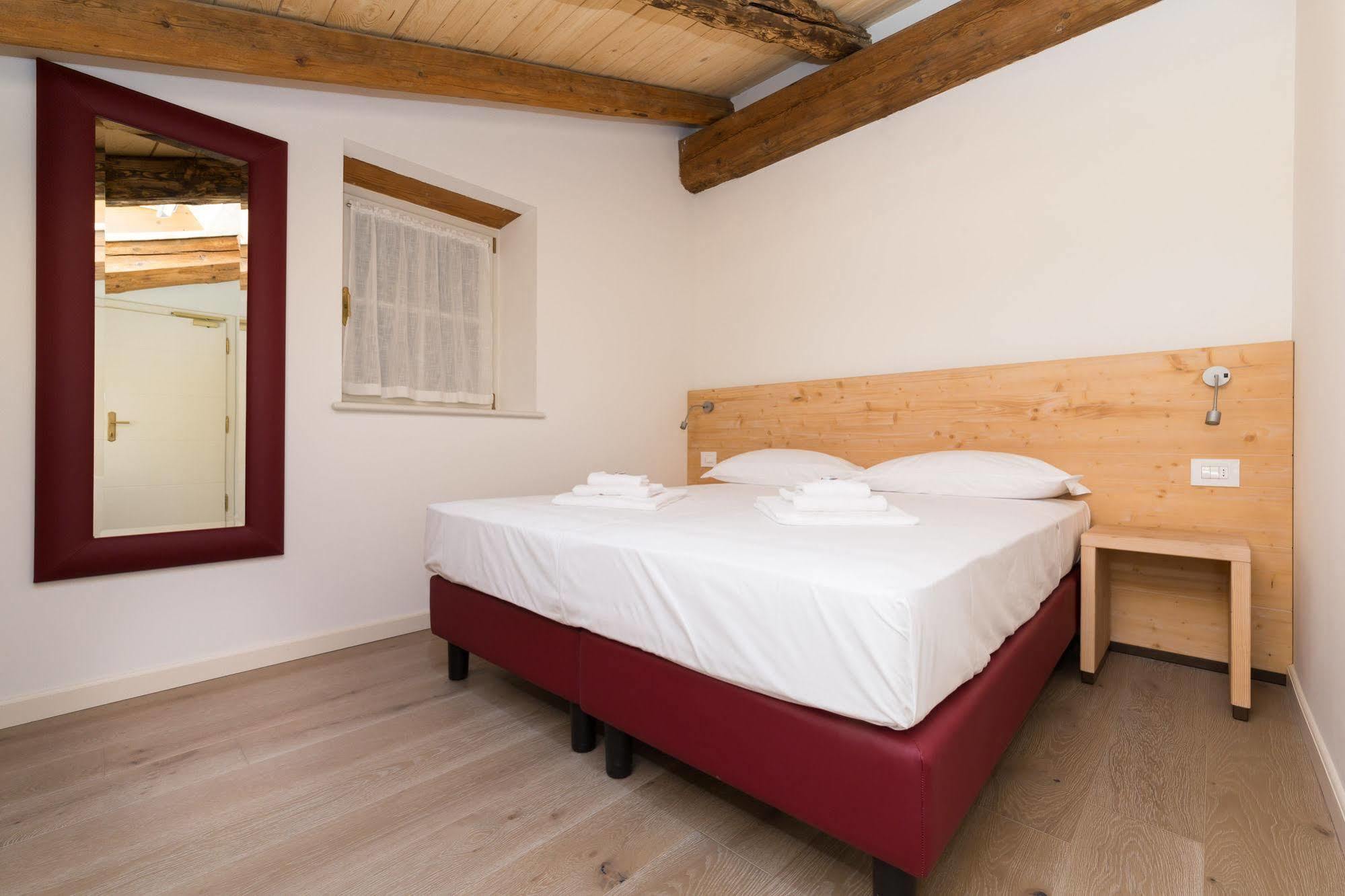 רוברטו Colle Ameno Room And Breakfast מראה חיצוני תמונה